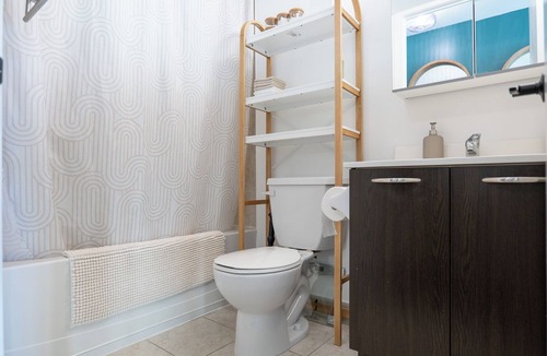 King West Village Condo | King West Sunset Apartment