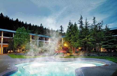 North Bonneville Resort | King with Mountain View