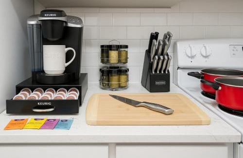 Sherman Apartment | KINGbed A plus location A plus for workers LongStayDiscount