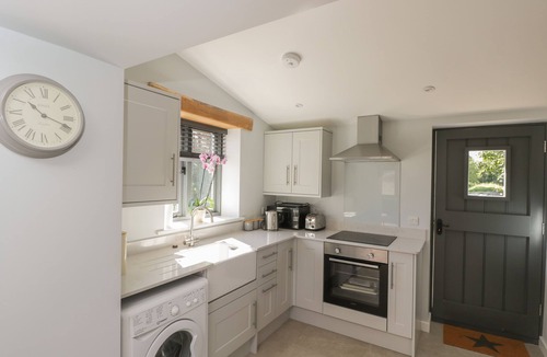 South Leigh Cottage | Kingfisher, 2 The Old Stables