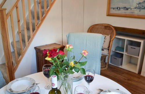 Worthing House | Kingfisher Cottage