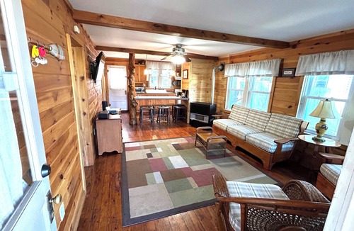 Moon Lake Cottages Cabin | Kingfisher Cottage