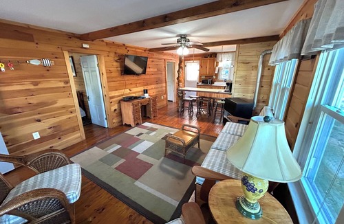 Moon Lake Cottages Cabin | Kingfisher Cottage