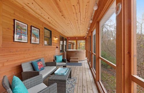 Saugatuck House | Kingfisher Cove Cabin 2