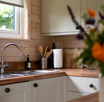 West Tanfield Ski Chalet | Kingfisher Lodge Riverdale