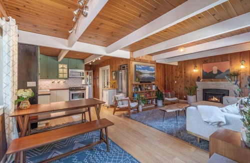 Kings Beach Cabin | Kings Beach Cottage - EV Charger, Cedar Hot Tub
