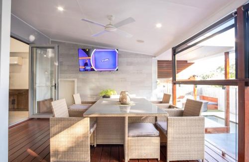 Caloundra House | Kings Beach Home with Pool and Putt Putt