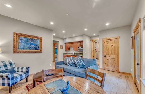 Kings Beach House | Kings Beach Retreat: Hot Tub, Walk to Beach