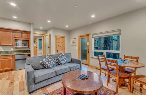 Kings Beach House | Kings Beach Retreat: Hot Tub, Walk to Beach