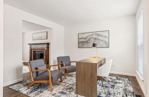 Weldon Spring Heights House | King’s Corner Retreat by StayLage