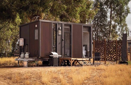 Irymple House | Kings Cottage by Tiny Away