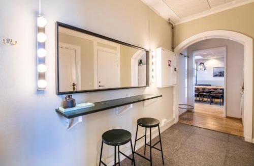 Copenhagen City Centre Apartment | Kings Garden - 5 bedrooms - 2 baths by Daniel&Jacob's