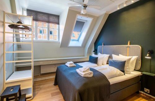 Copenhagen City Centre Apartment | Kings Garden Penthouse - 4BR & 2Bath - by Daniel&Jacob's