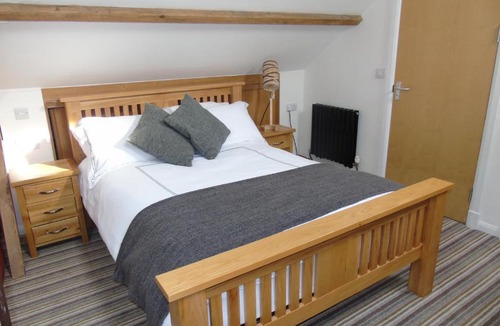 Ammanford Hotel | Kings Head