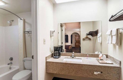 LaFayette Hotel | Kings Inn