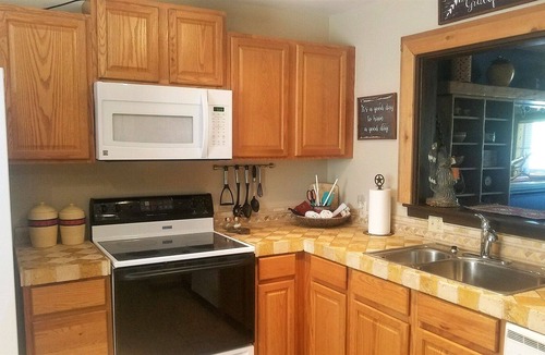 Alto House | Kings Kondo - Three Bedroom Two Bathroom Condo