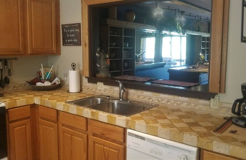 Alto House | Kings Kondo - Three Bedroom Two Bathroom Condo
