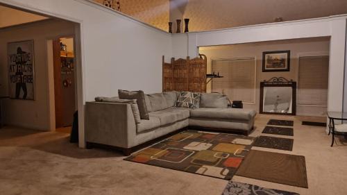 Decatur House | Kings Private Room Shared Bath C