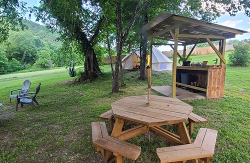Eureka Springs RV Rental | Kings River Bell Tent Glamping