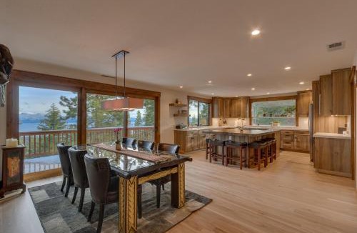 Kingswood Estates House | Kings Way Lake View by Tahoe Getaways - Spacious 4 BR w Private Hot Tub, Pool Table!