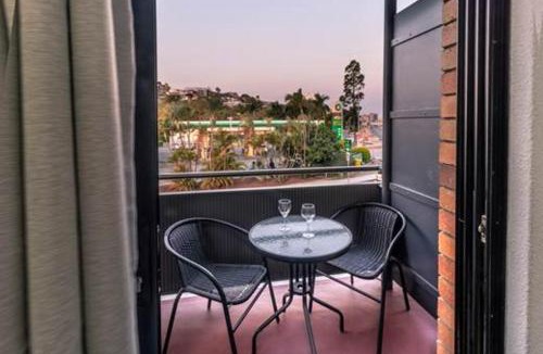 Hamilton House | Kingsford Riverside Inn