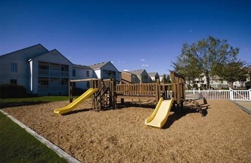 Williamsburg Condo | Kingsgate- HUGE SALE NOW!