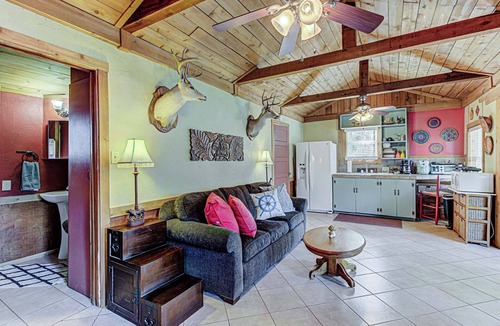 Kingsland House | Kingsland Duo – 2 Cottages in 1 w/Lakeview!