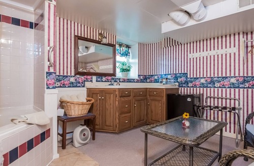 Fennville Bed & Breakfast | Kingsley House Bed & Breakfast