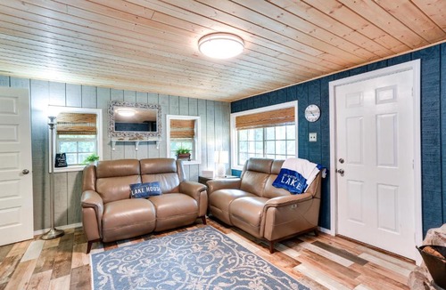 Kingston House | Kingston Cabin Rental: Walk to Lake Texoma Beaches