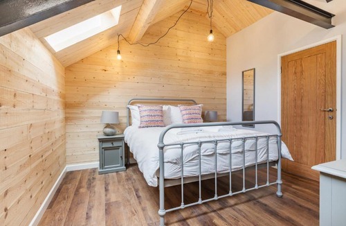 Totnes House | Kingston Estate