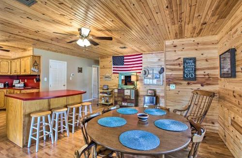 Kingston House | Kingston Getaway < 2 Mi to Lake Texoma!