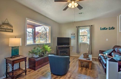 Kingston House | Kingston Getaway < 2 Mi to Lake Texoma!