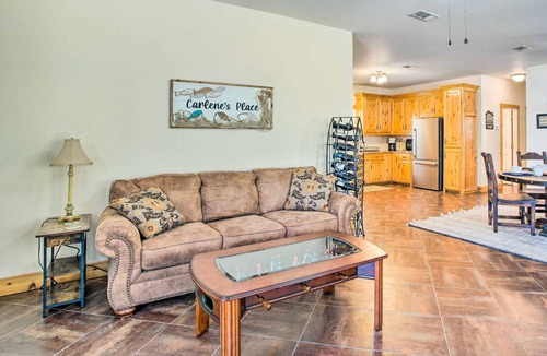 Kingston House | Kingston Home w/Patio < 4 Mi to Lake Texoma!