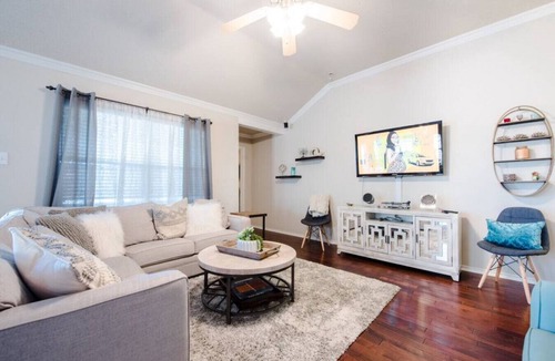 Lubbock House | Kingston House - 3BR/2BA - Pet Friendly