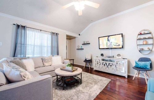 Lubbock House | Kingston House - 3BR/2BA - South Lubbock