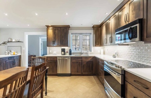 Kingston Villa | Kingston Private Executive Living Residence