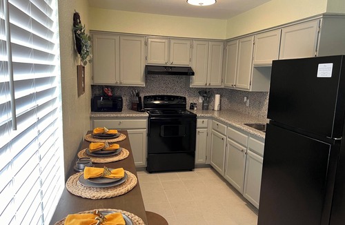 Eastern Division Apartment | Kingsway by the Laredo Medical Center.