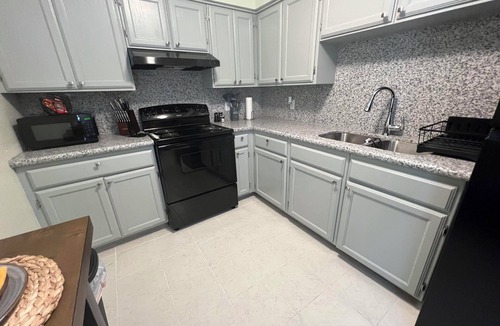 Eastern Division Apartment | Kingsway by the Laredo Medical Center.