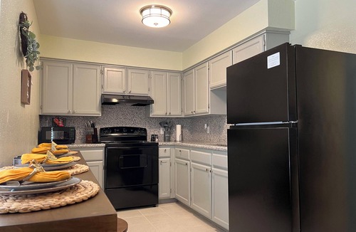 Eastern Division Apartment | Kingsway by the Laredo Medical Center.