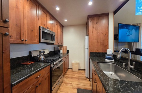 Kings Beach Condo | Kingswood Cornerview Condo | KWC1055