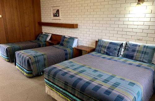 Tocumwal Hotel | Kingswood Motel