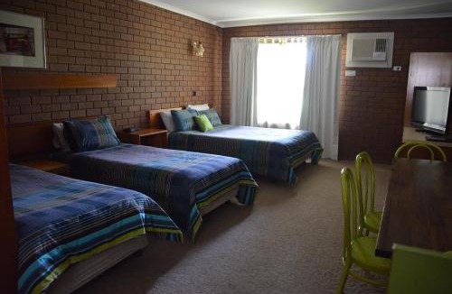 Tocumwal Hotel | Kingswood Motel