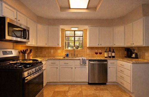 Kingwood House | Kingwood Escape – 6BR w/Heated Pool |Near IAH