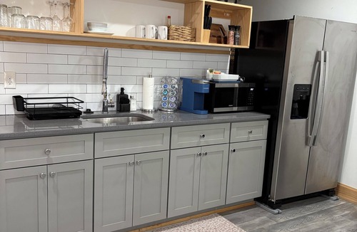 Chestnut Hill Apartment | Kinky ADULTS ONLY studio in vibrant Nashville
