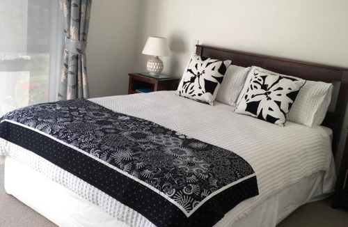 Kinloch Bed & Breakfast | Kinloch Lake & Golf Views