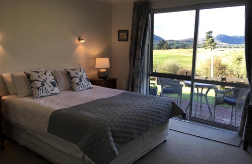 Kinloch Bed & Breakfast | Kinloch Lake & Golf Views