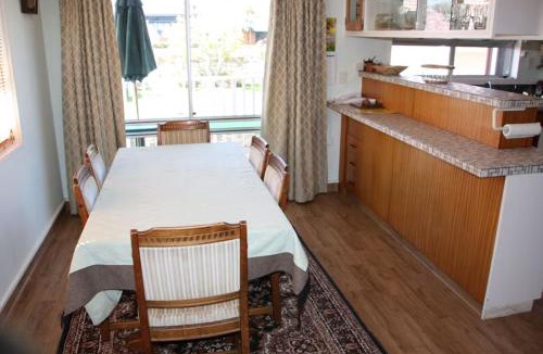 Kinloch House | Kinloch Lakefront with wifi