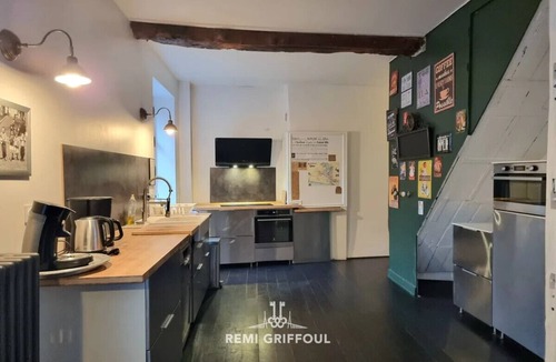 Honfleur House | Kinta Panda 🐼 | Pool Table | City Center | 13 + 2 guests