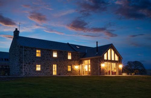 Murthly House | Kipney Farmhouse with hot tub