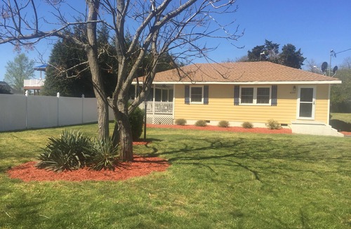Cape Charles Cottage | Kiptopeke Drive Cozy Cottage Right Up The Road From Kiptopeke State Park.
